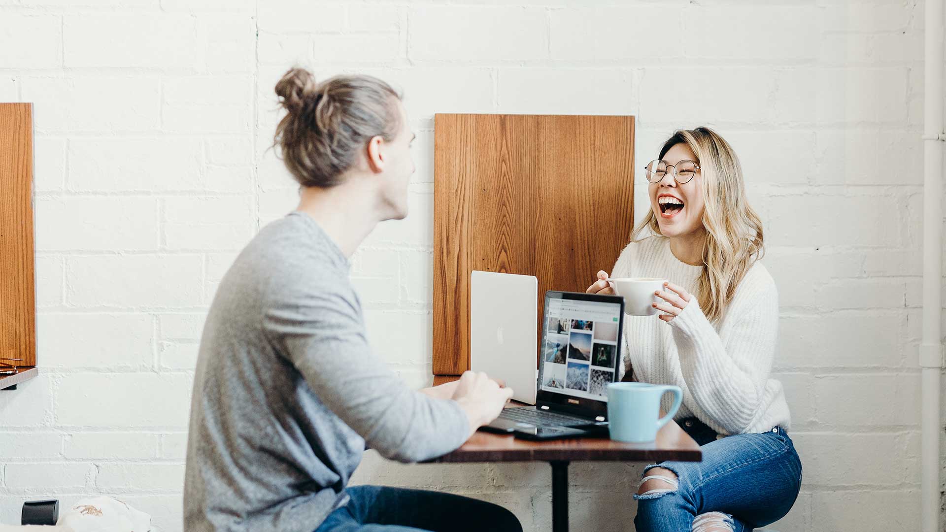 True digital marketing is a continuous loop of strategy and optimization. By mapping out every stage—from initial planning and high-impact content development to real-time analytics tracking—we ensure your social media channels are always working toward measurable business goals.